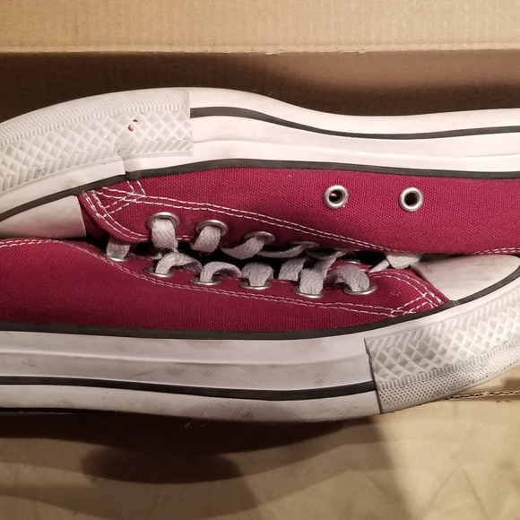 Converse Other - Maroon Converse